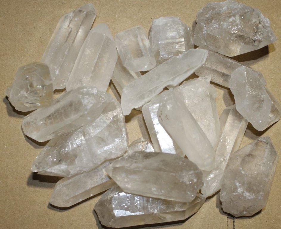 Unbehandelt 1 KG BERGKRISTALL-SPITZEN+Mineralien+Edelsteine Länge ca 4-6 cm